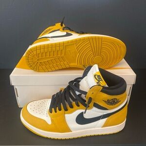 Air Jordan 1 High OG Yellow Ochre DZ5485-701 Men’s Size 9 Used